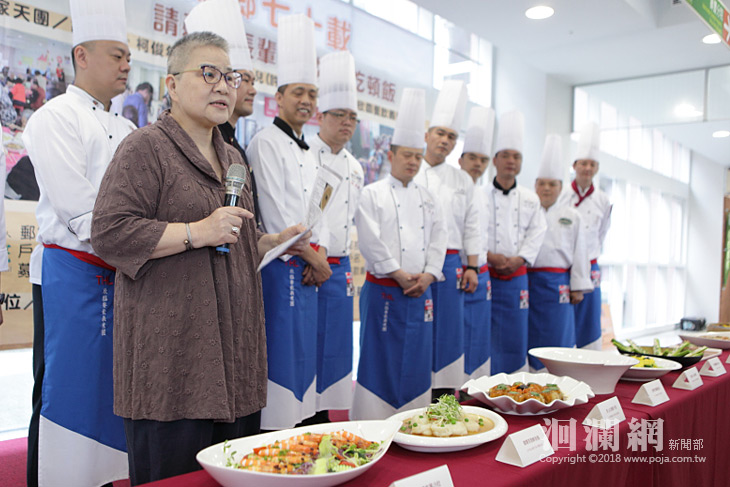 胡天蘭率領十位名廚義煮為門諾弱勢長輩上菜
