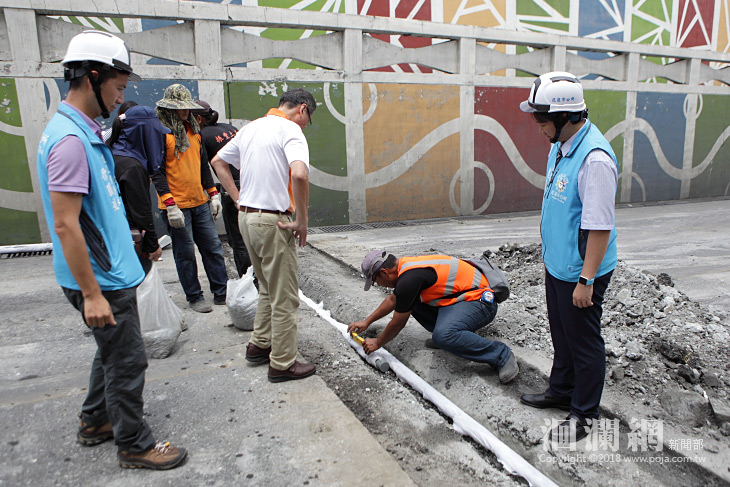 中山地下道伸縮縫破裂滲水，今封路施工引流