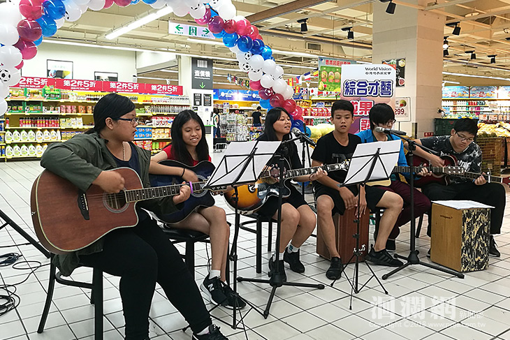 世展秀林吉他班成果發表，25位學子透過音樂展現自