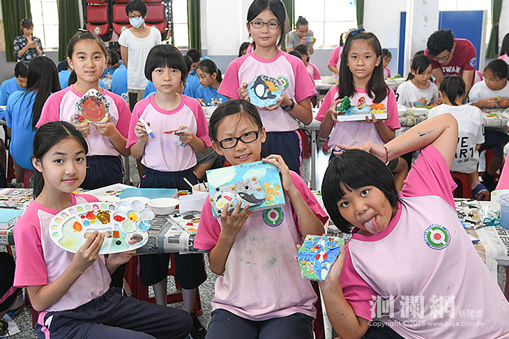 用震後碎石製作邀請函，中原國小用創意邀大家來花