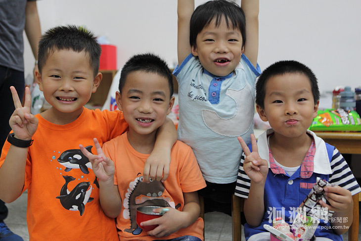 魏市長參加市幼畢業班同樂會，場面催淚又溫馨