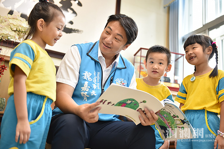 義賣繪本，民勤幼兒園認養市公所24盞路燈