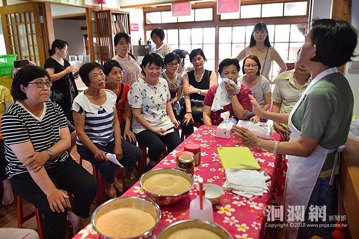 客家生活工作坊開課，手作醃漬豆腐乳受好評