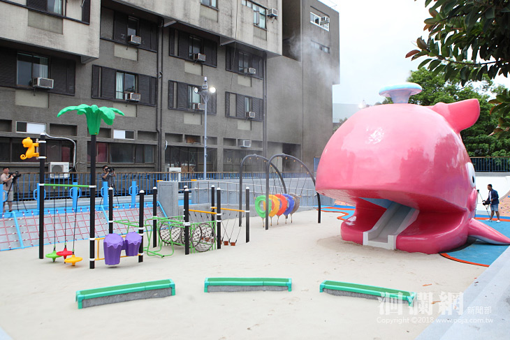 花崗兒童戲沙池亮相，安全測試檢測完成後啟用