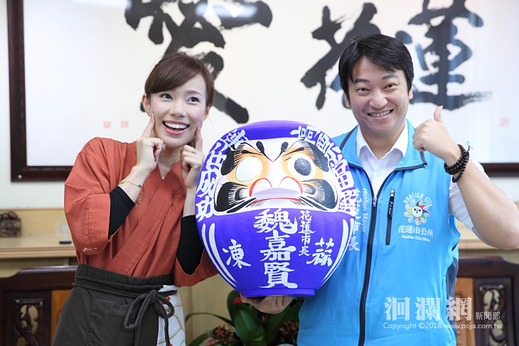 日本大門屋第五代傳人贈魏市長達摩翁