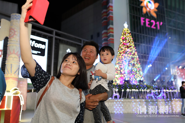「閃耀星光 幸福傳承」花蓮遠百聖誕城揭幕
