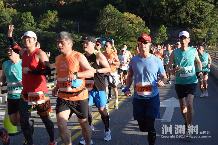 <a href=travel/taroko/2009-08-27/338.html target=_blank class=infotextkey>太魯閣</a>馬拉松-05.jpg
