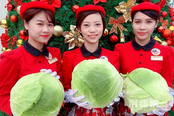 遠百力挺菜農！滿額送高麗菜、青花菜！