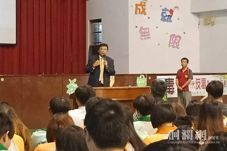 蔡碧仲縣長勉勵上騰學子坦蕩做人、勇敢追夢