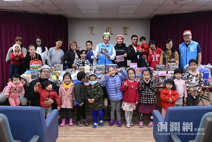 國外慈善玩具募集渡海來台送家扶幼兒