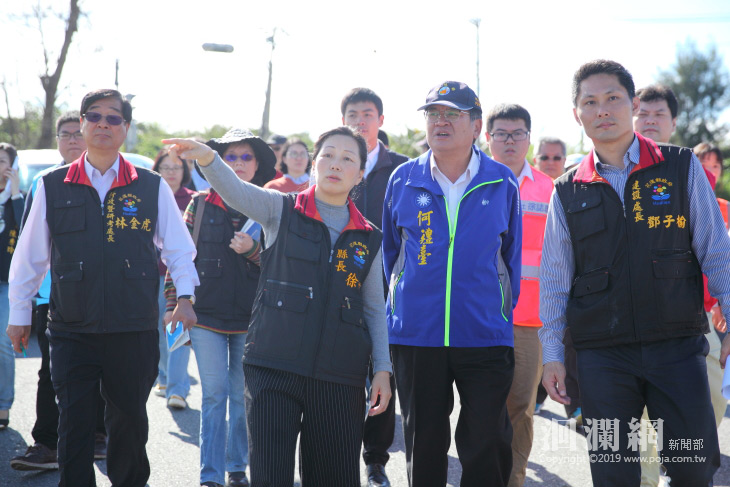 春節將近縣長徐榛蔚前往七星潭會勘，裁示做好七星