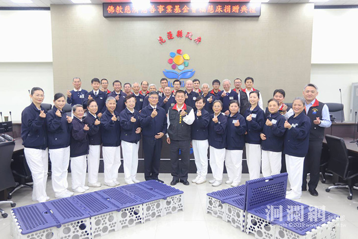 慈濟致贈花蓮縣消防局20張福慧床共同備災