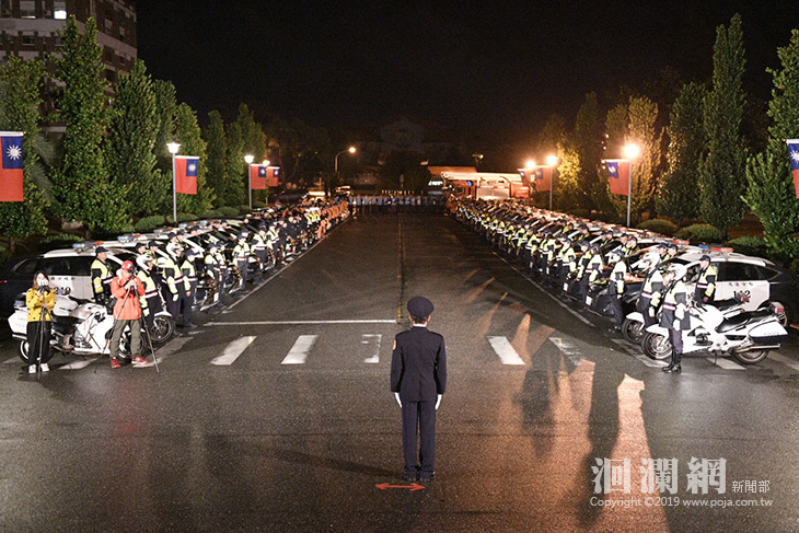 加強重要節日安全維護工作今晚首日警力展示校閱