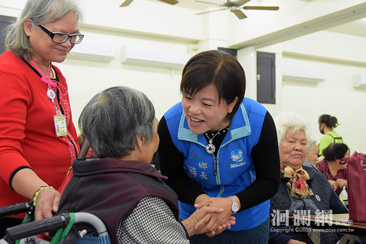 游淑貞走訪鄉內13個福氣站送新春開學禮