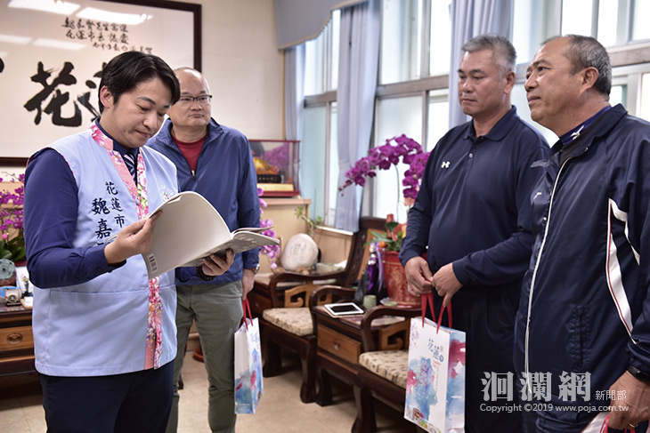 台灣棒球名人堂協會拜會魏嘉賢，盼促城市棒球交流