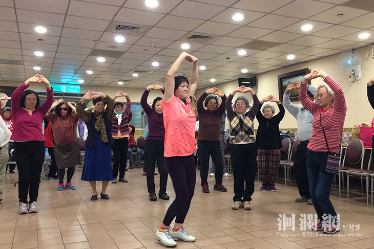 瑜珈老師現身帶操  糖尿病友動起來