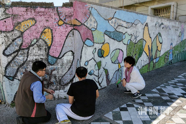 社區學校合作林思容畫作重新上色