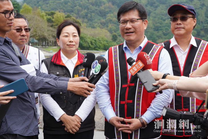 交長到訪宣傳春遊補助，徐榛蔚盼中央支持地方交通