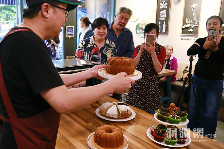 門諾長輩親手作糕點，社區有愛幸福出爐