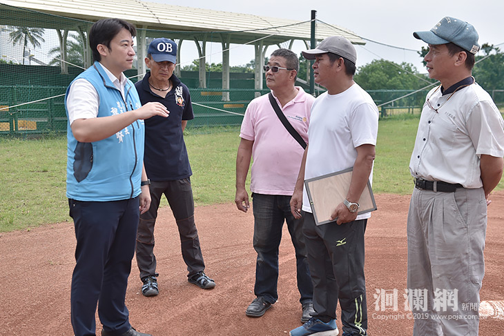 油漆公會協助粉刷公共設施，魏嘉賢頒贈感謝狀