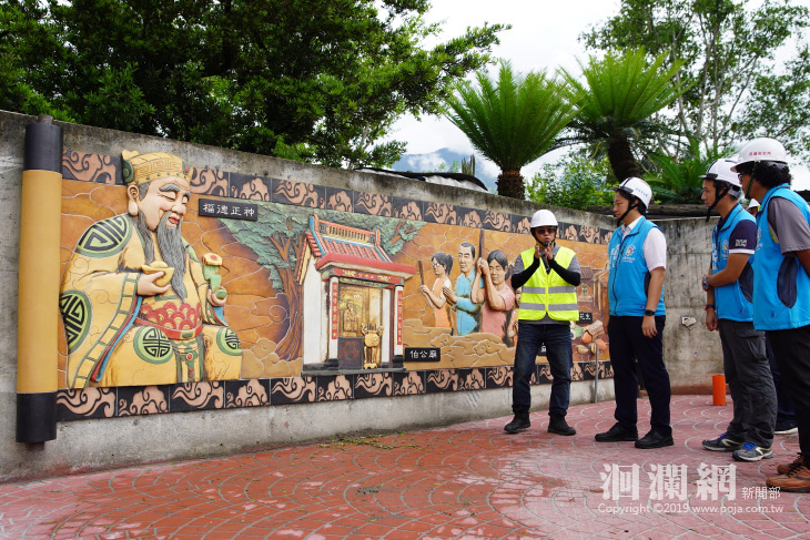 魏市長視察茄苳樹客家百年屯墾情工程預計六月底