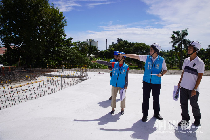第一座部落聚會所預計年底完工，魏嘉賢前往關心施