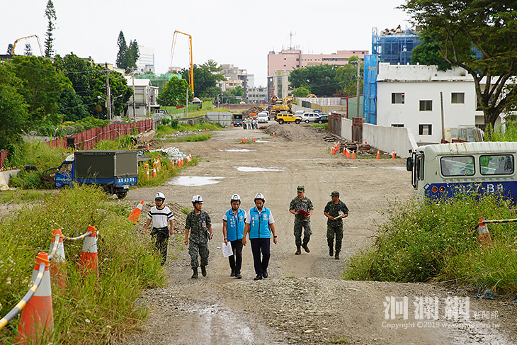 魏嘉賢今視察新興路拓寬進度，預定明年6月完工