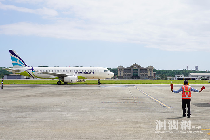 市長魏嘉賢力促蔚山包機直航，首航開啟觀光商機