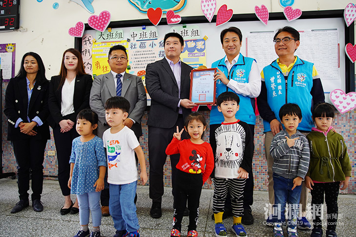 企業捐贈抗菌洗手液守護幼童健康，魏嘉賢致贈感謝