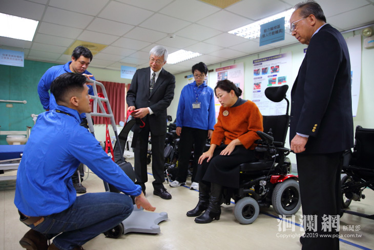 花蓮縣輔具資源中心啟用，門諾團隊到宅服務