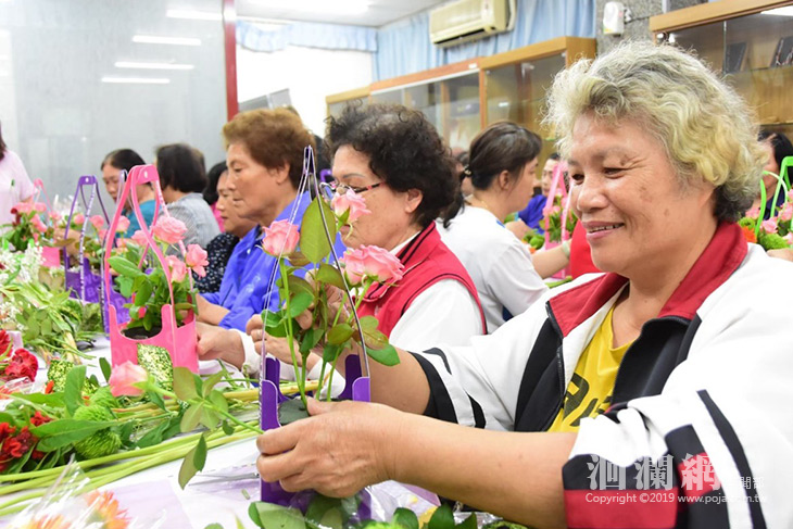 為長者開啟花藝學習 老大人「奇檬子」都好了起