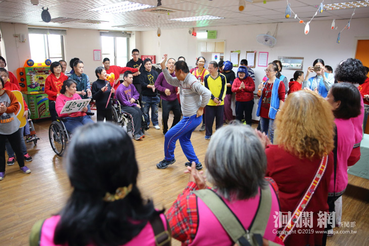冬至前夕，魏市長與原住民族婦女湯圓傳愛至社福機