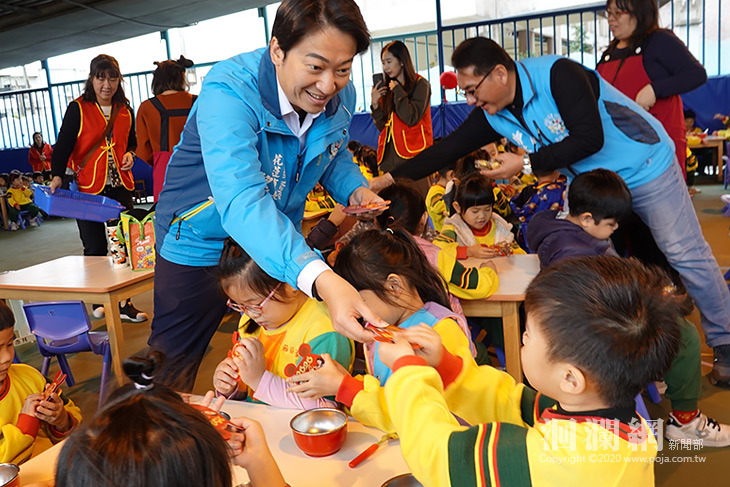 歲末迎春圍爐 市立幼兒園提前感受年節熱鬧氛圍