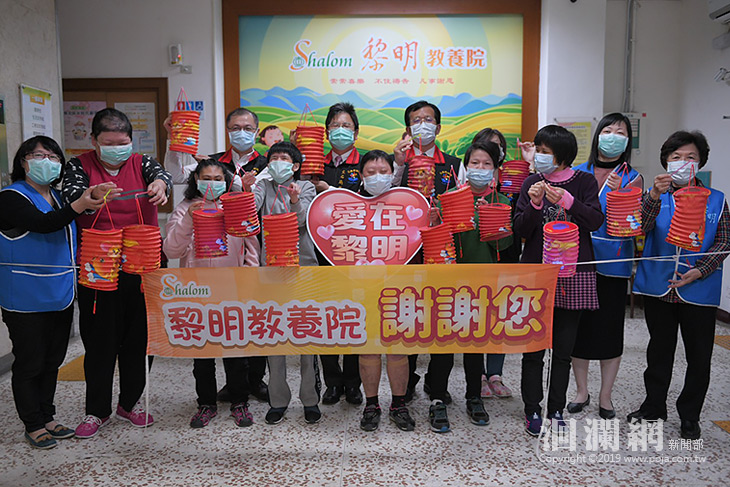 花蓮縣政府元宵燈籠贈送黎明教養院等社福單位