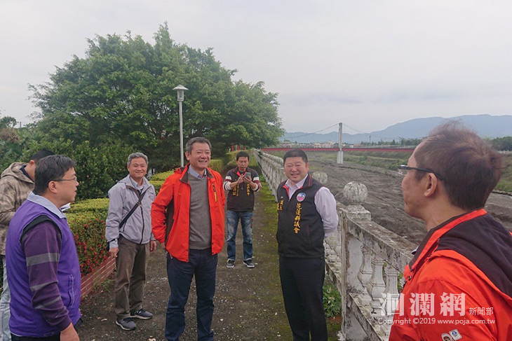 議長張峻前往光復鄉大安堤段河川環境營造計畫實
