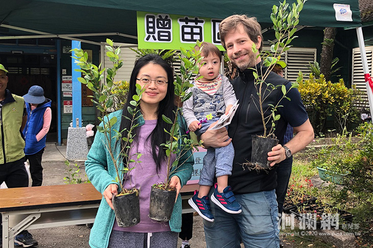 森活大樹聚首場贈苗活動登場