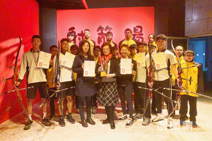 花蓮縣立自強國中射箭隊-一舉射下團體金牌、個