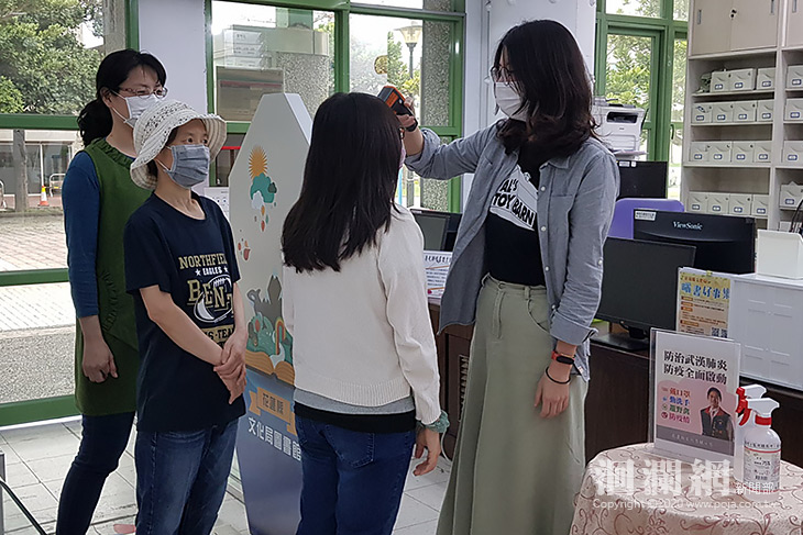 文化局圖書館提高防疫措施