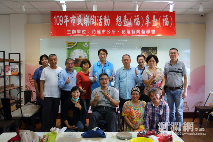 輪椅陶藝家許宗煥傳授陶藝技法，傳遞手作溫度