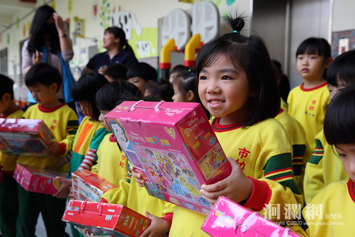 歡慶兒童節，市立幼兒園提前發送禮物