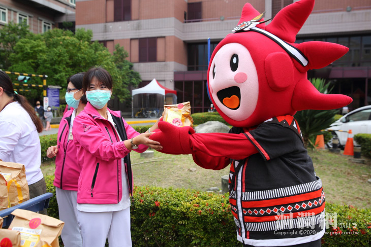 感謝醫護，遠百送500份愛心餐向醫護人員致敬！