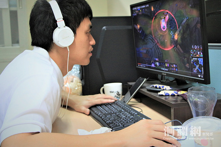 陪伴兒童、青少年成長用愛阻絕網路成癮	