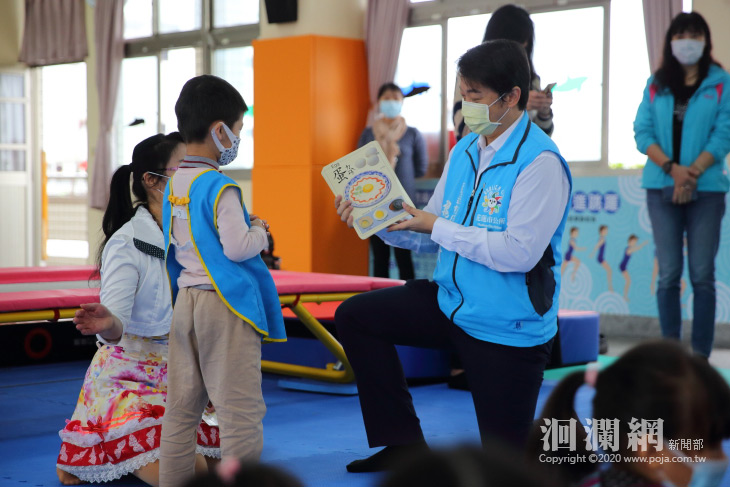 讓幼童從遊戲中培養說客語，花市推動客語不間斷