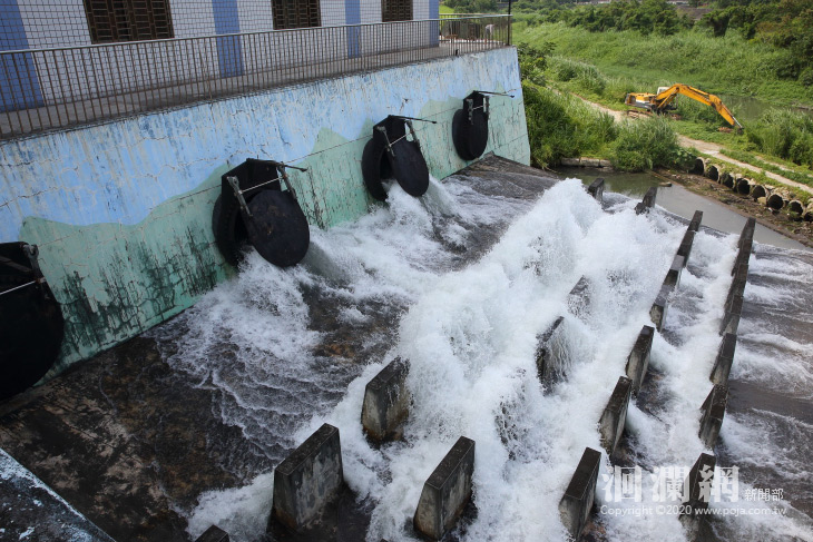 魏市長視察抽水站，因應防汛加強戒備