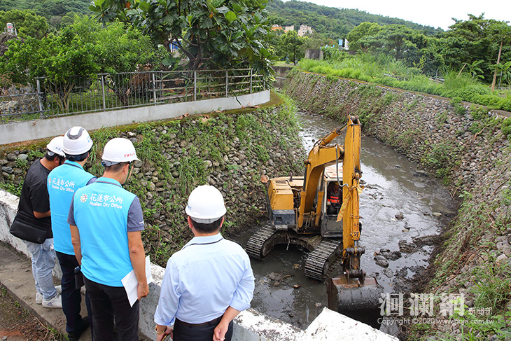視察野溪支流與區域排水清淤作業，魏嘉賢指示落實