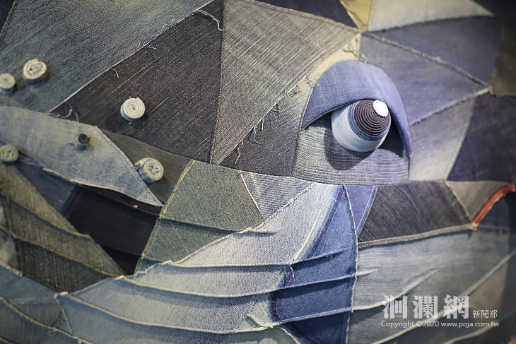 家扶丹寧新作品，座頭鯨現身花市好客文化會館-洄