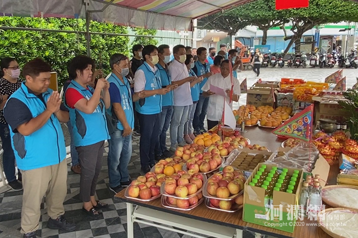 花蓮市公所中元普渡，祈求平安順遂
