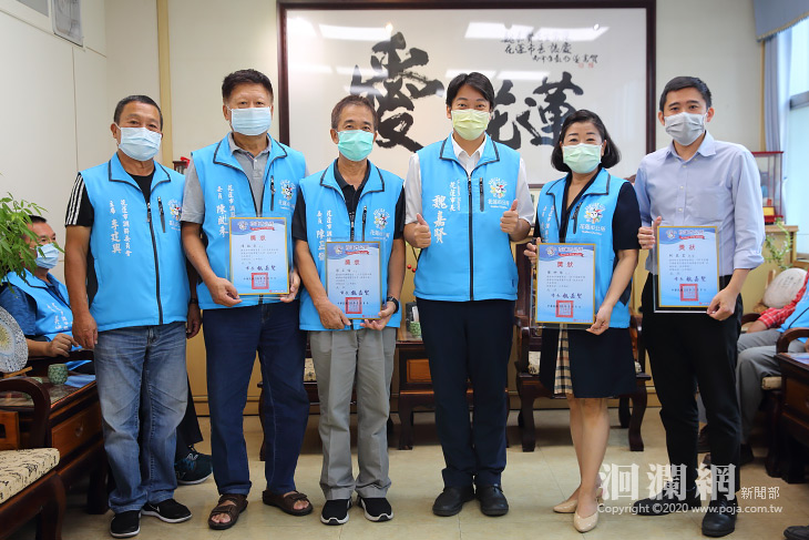 魏嘉賢頒獎表揚績優調解委員，肯定為民排解紛爭