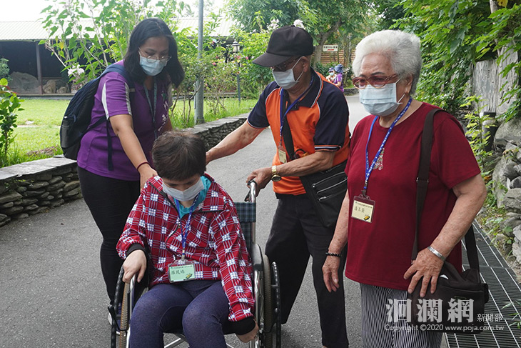 跨越障礙與不便，門諾基金會攜偏鄉阿公阿嬤與家屬