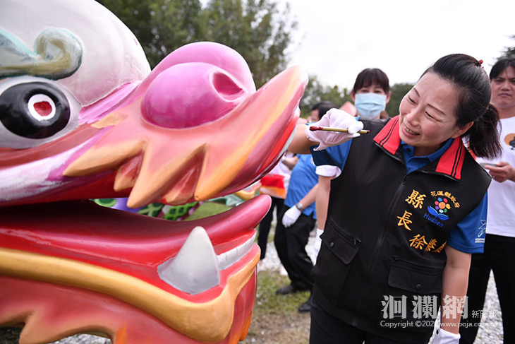 全民運龍舟點睛開光儀式，徐榛蔚祈求賽事順利並預